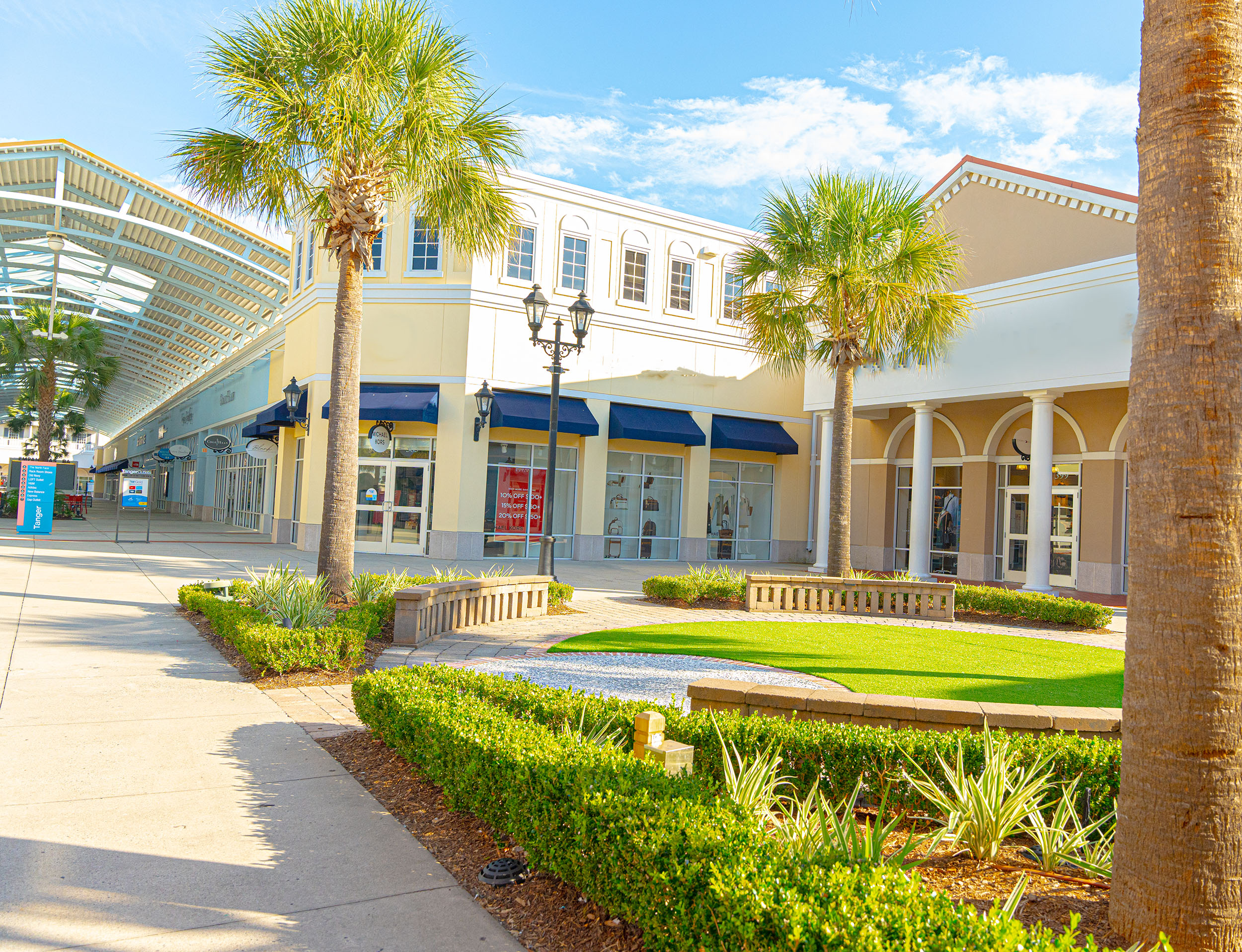 Charleston Shopping Mall Landscaping 