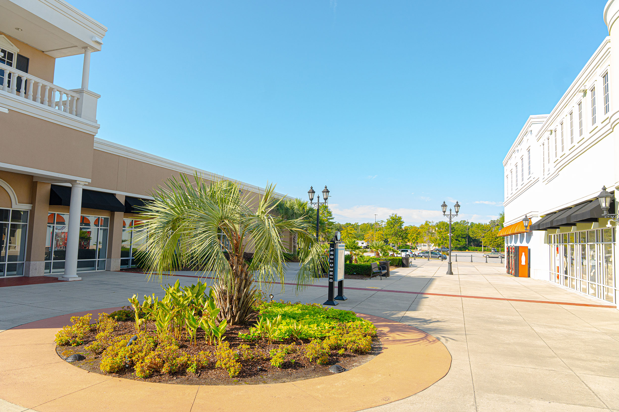 Commercial Landscaping Outlet Mall | Yellowstone Landscape 