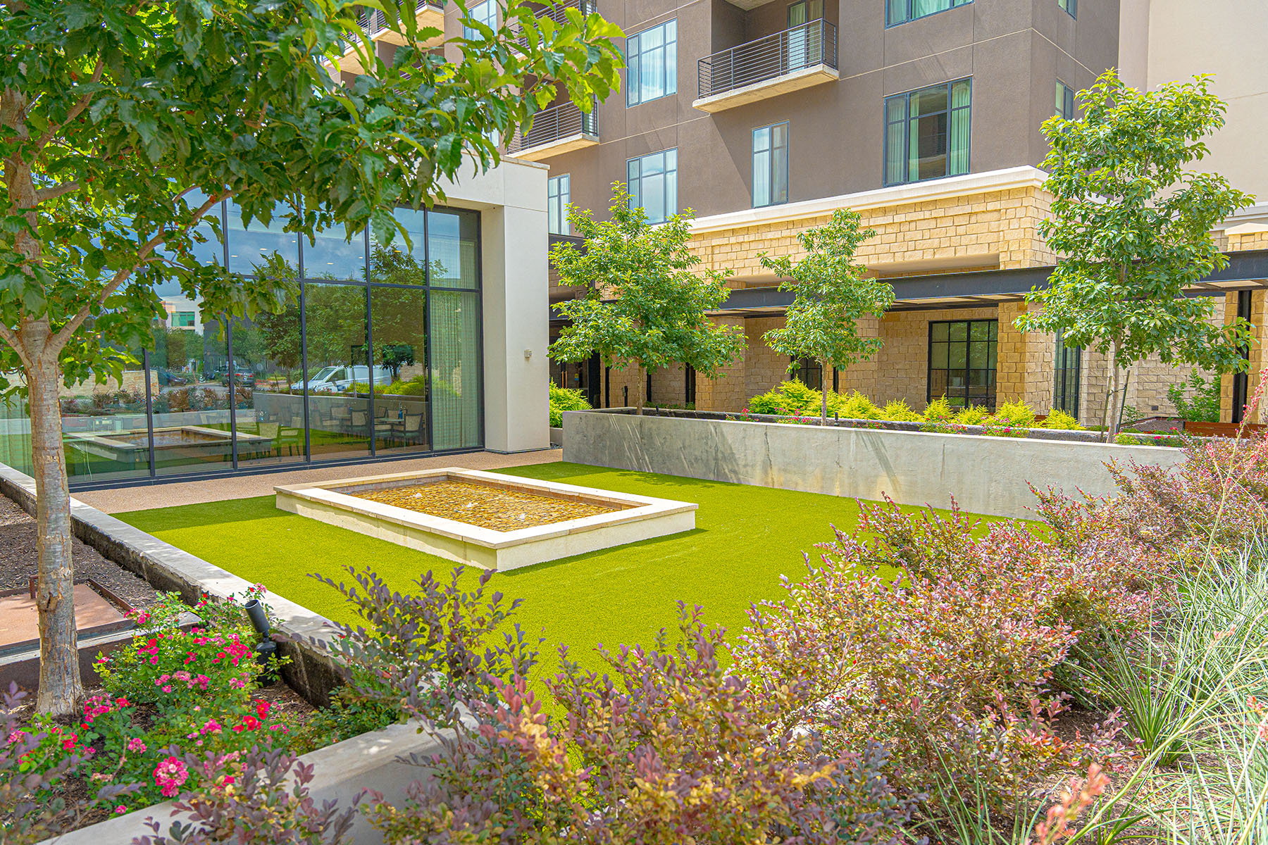 outdoor mediation garden area senior living 